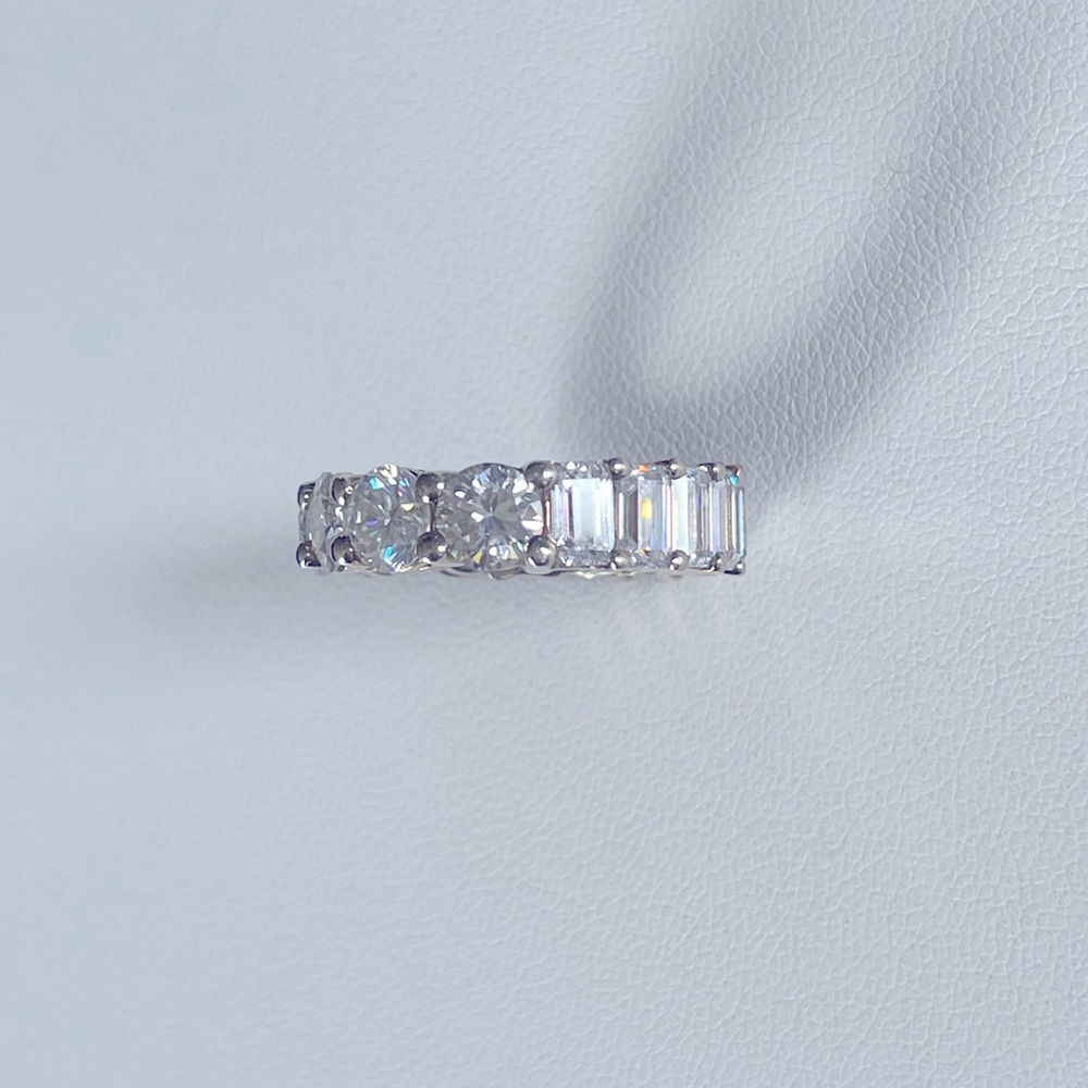 Beautiful 10K White Gold Eternity Band